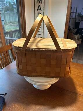 Vintage LG Basketville Picnic Basket Putney Vermont